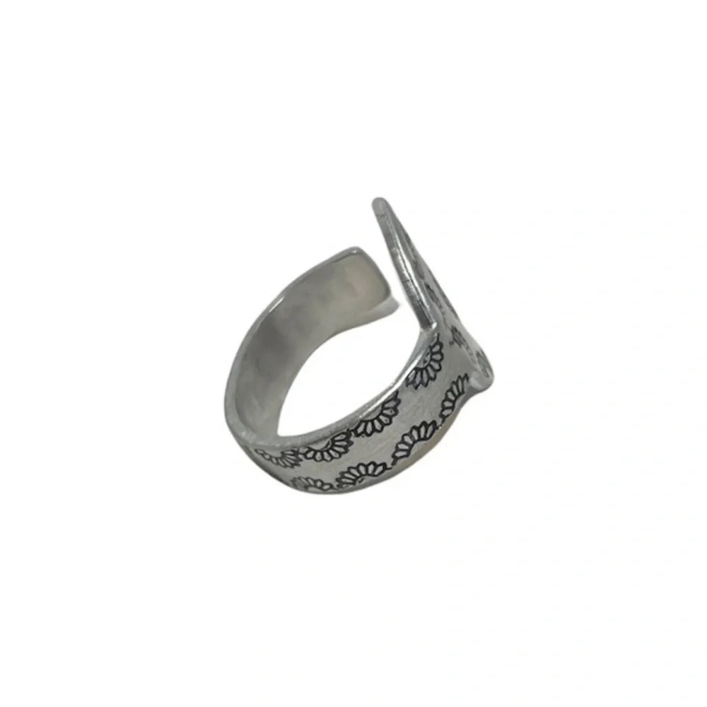 Handmade 9 stamped sunflower silver adjustable hypoallergenic medallion ring‎